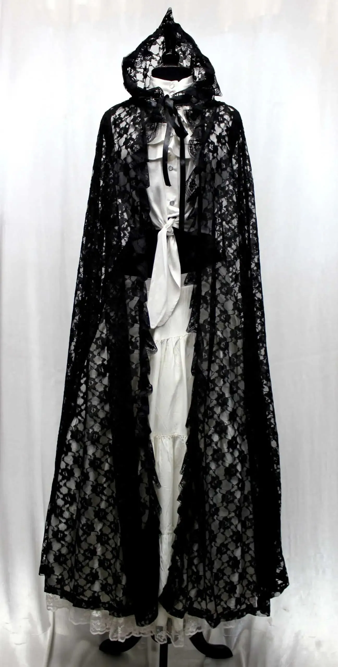 LACE CAPE - BLACK LACE