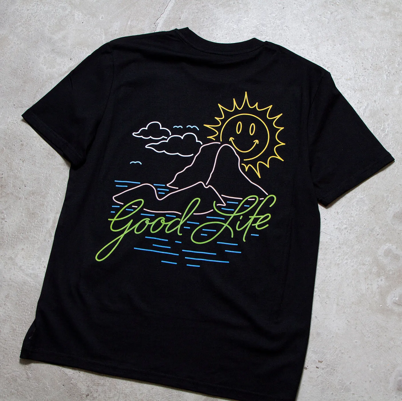 Neon Es Vedrà Good Life Back Print - Tshirt - Black